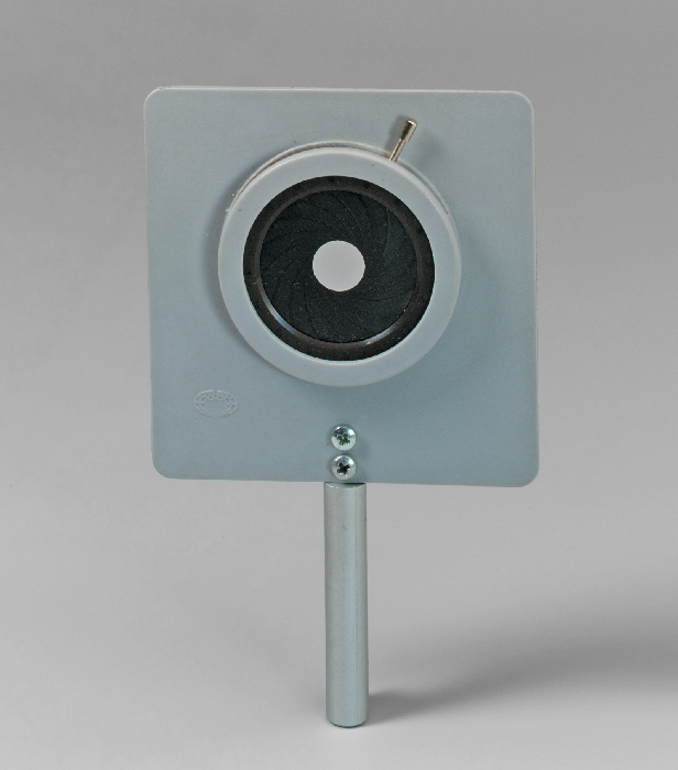 Irisblende, gefasst, mit Stab Irisblende, gefasst, mit Stab