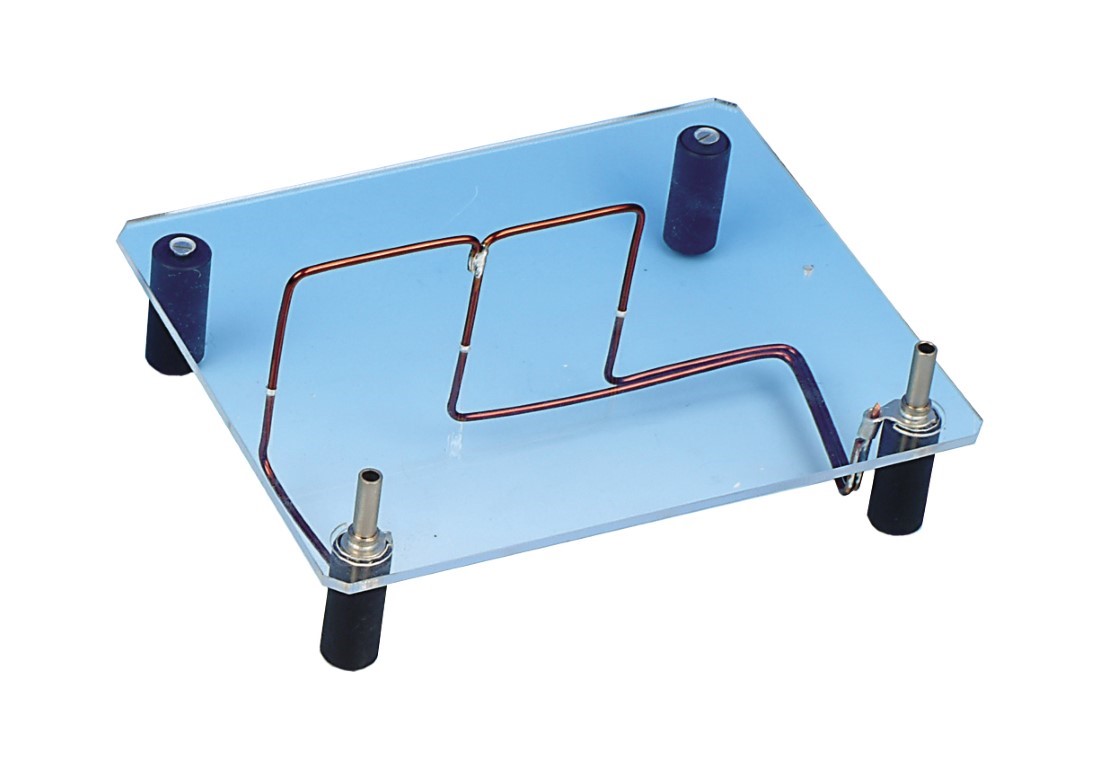 Leiter gerade, parallel, auf Acrylglassockel Leiter gerade, parallel, auf Acrylglassockel