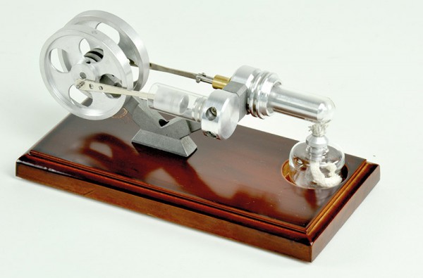 Stirlingmotor transparent